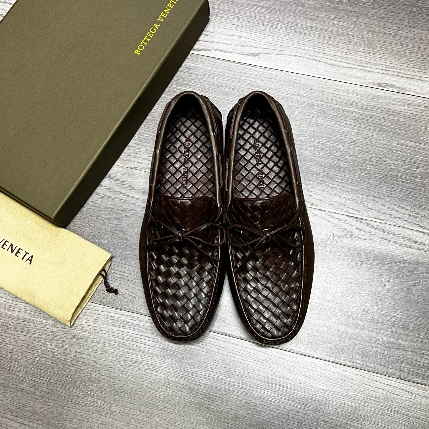 Factory price 480 BV 〰️Purely handmade classic men's beanie shoes👉👉driving shoes, slip-on shoes, made of imported cowhide from Italy, 💕water-dyed cowhide lining, 🔊original outsole, waterproof platform design, comfortable on the feet. Good choice for traveling and driving, single color available, code number: 38-44, (45 can be customized)